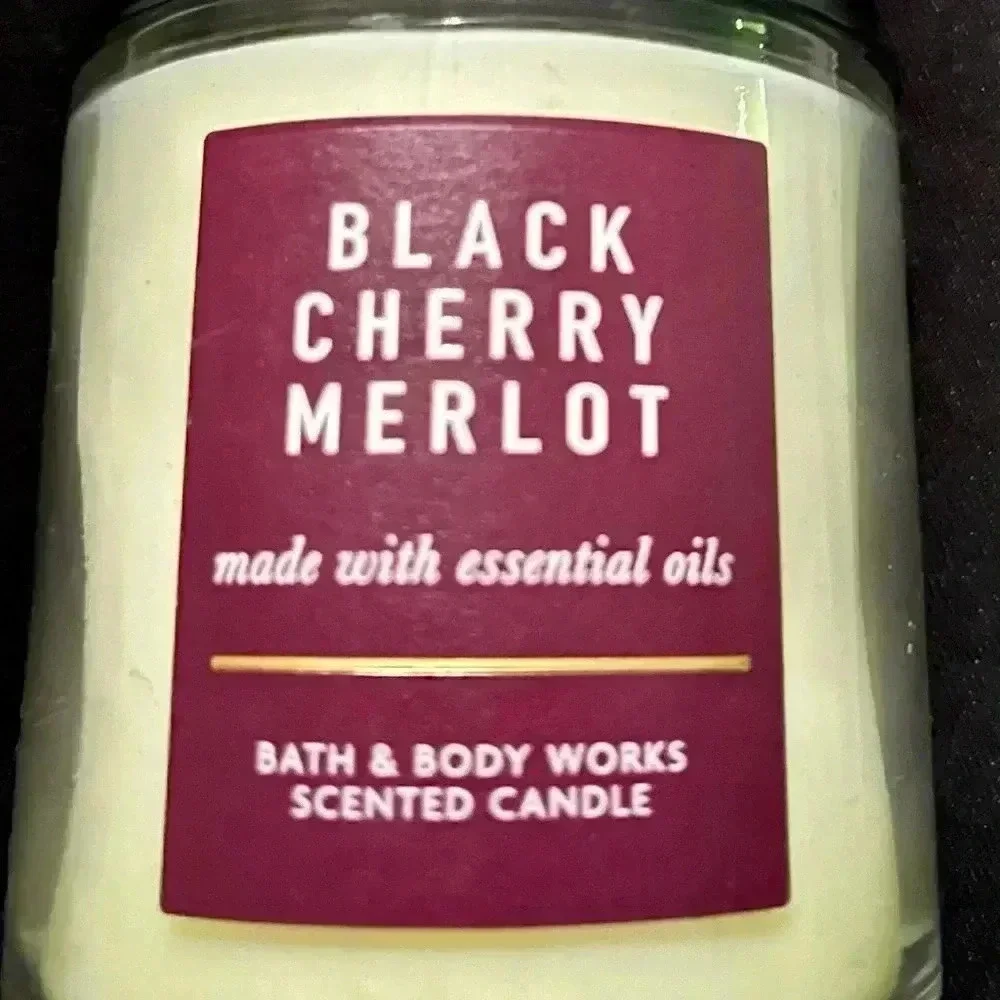 💟🆕💟 Bath and Body Works Black Cherry Merlot-  7 Ounce Candle